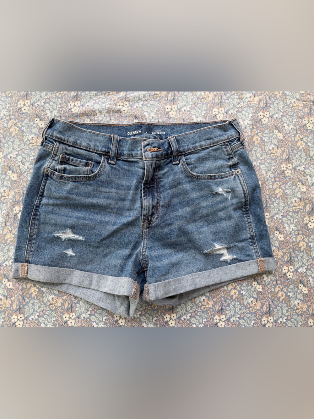 Old Navy Boyfriend Mid-Rise Shorts